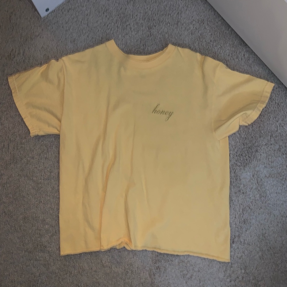 Brandy Melville HONEY embroidered T-Shirt